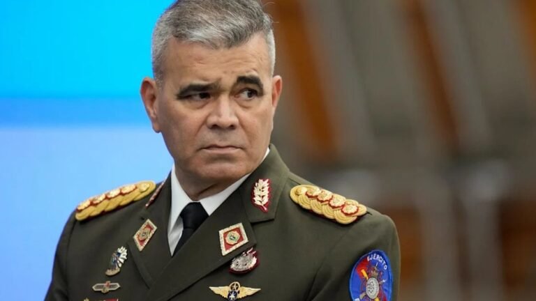 Bombardean la casa del ministro de Defensa Vladimir Padrino López en Caracas, Venezuela