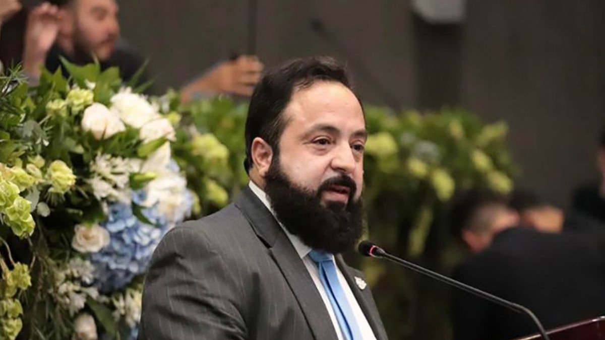 Luis Redondo durante sesión del pleno del Congreso Nacional de Honduras