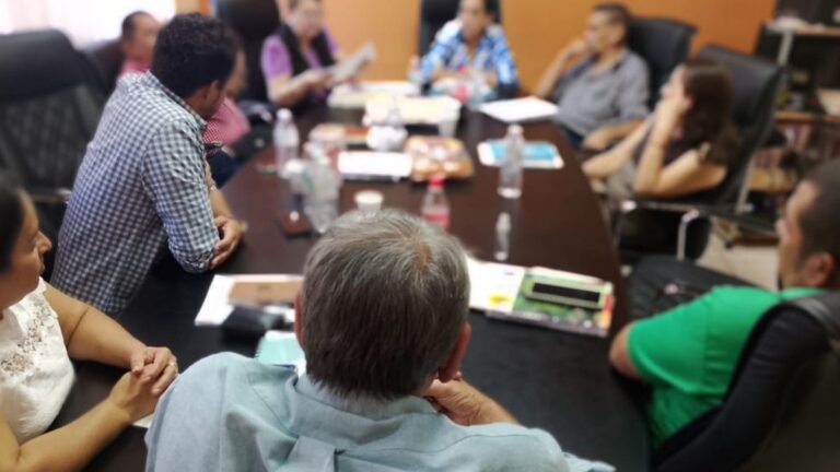 Reunión de la Corporación Municipal de El Paraíso sobre transición y cabildo abierto