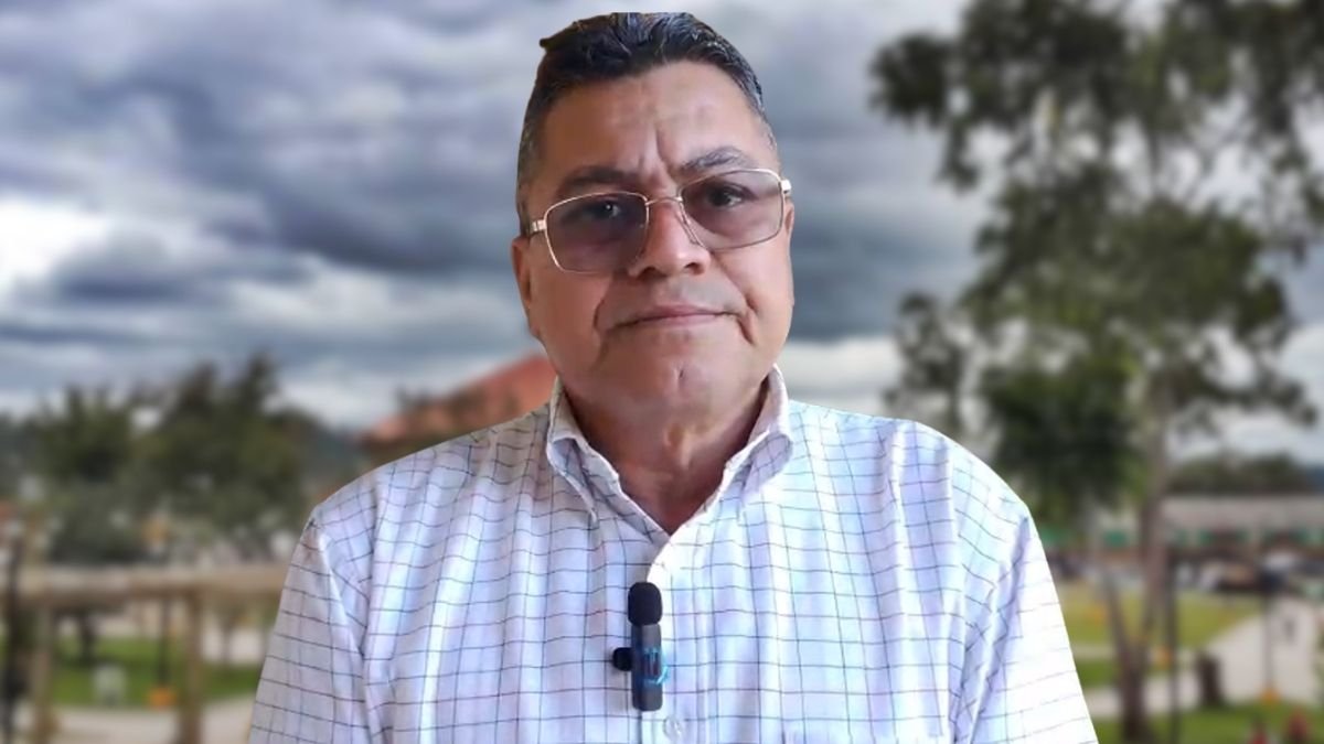 ontribuyentes renuevan permisos de operación en la Alcaldía de El Paraíso