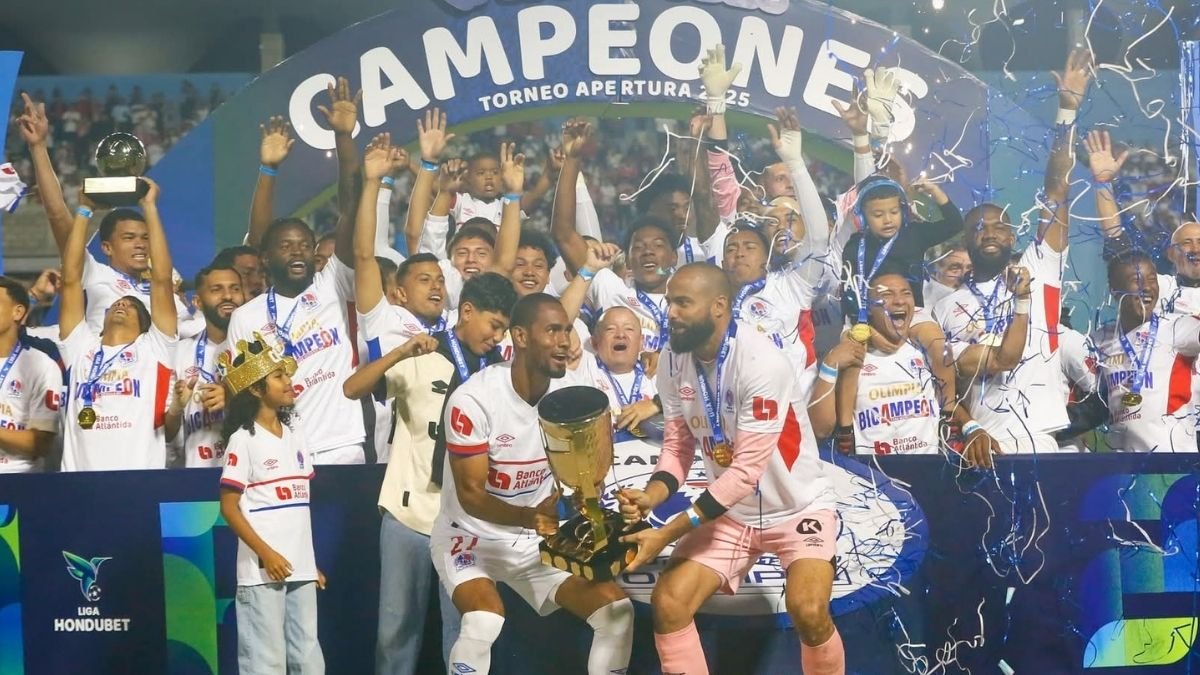 Olimpia celebra su título número 40 del fútbol hondureño